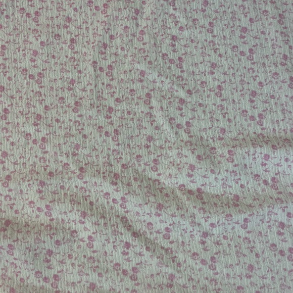 Flower Print Top. - Picture 2 of 4